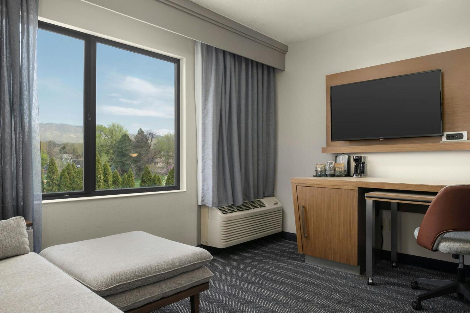 Courtyard Boise Downtown Hotel Екстериор снимка